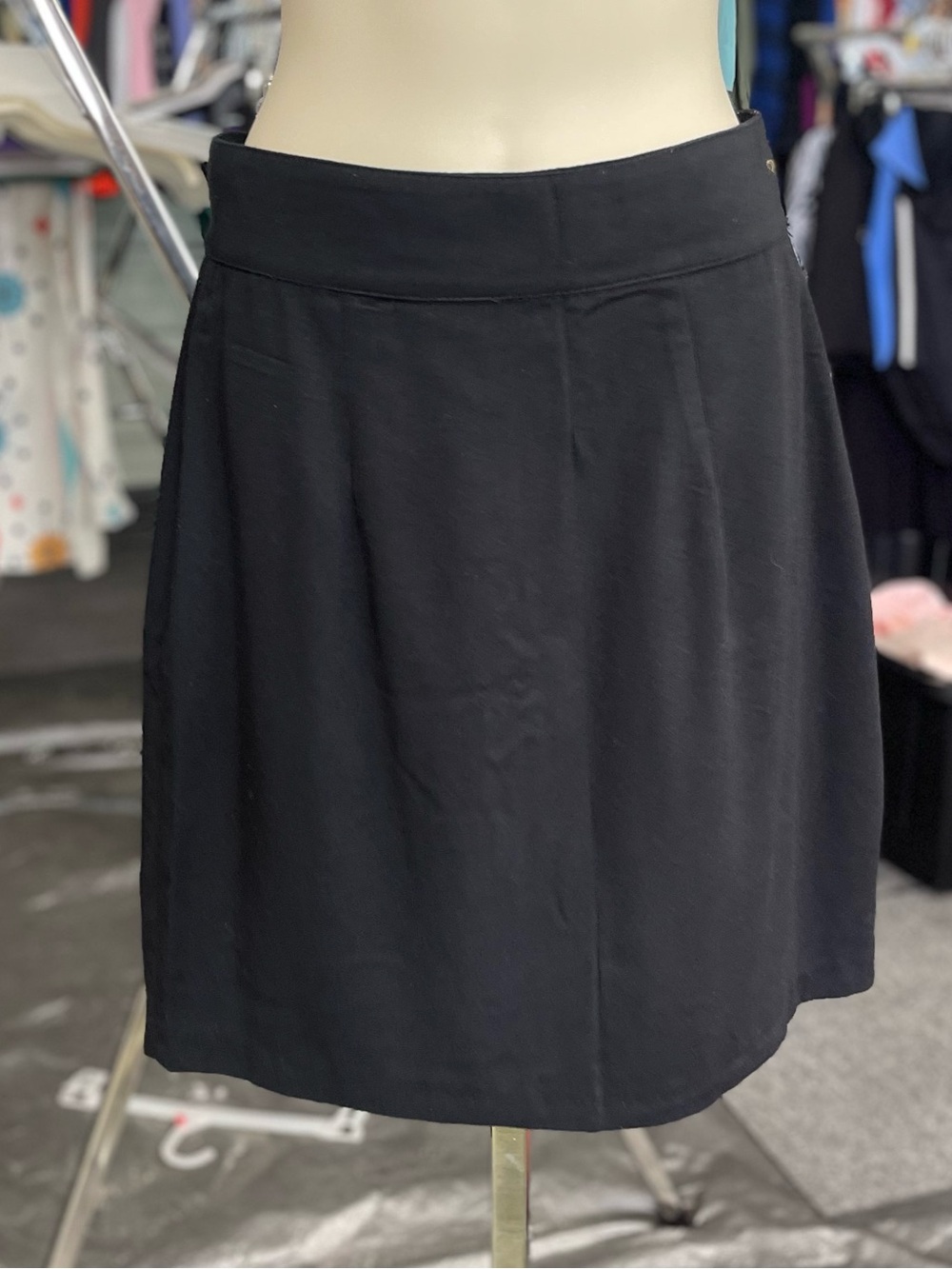 Vintage Contemporary Casuals Everyday A-Line Skirt in Black